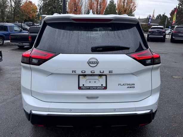 2024 Nissan Rogue AWD Platinum image 4
