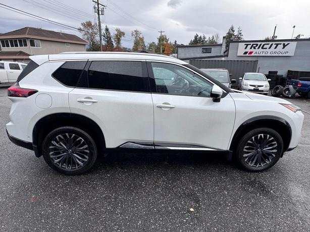 2024 Nissan Rogue AWD Platinum image 6