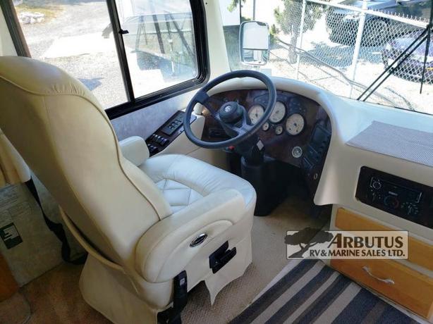 Used 2004 Holiday Rambler Endeavor 38 PST image 6