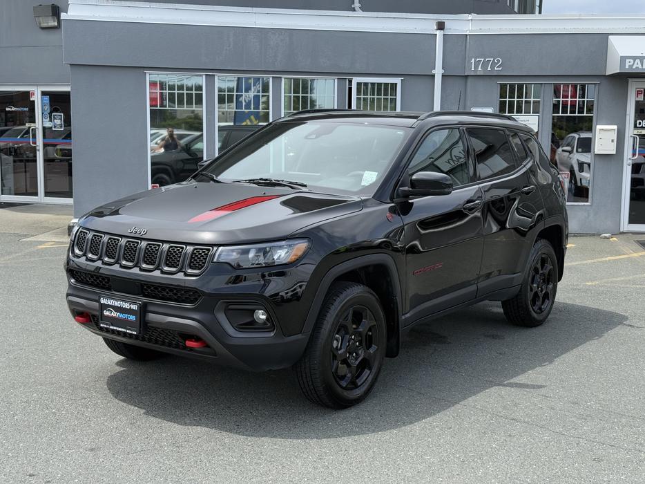 2024 Jeep Compass Trailhawk 4WD - Front Dual Zone A/C &  Sunroof display photo