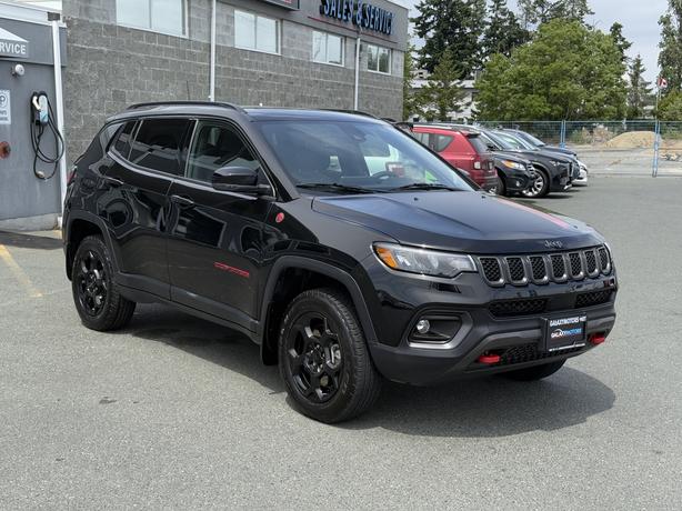 2024 Jeep Compass Trailhawk 4WD - Front Dual Zone A/C &  Sunroof image 4
