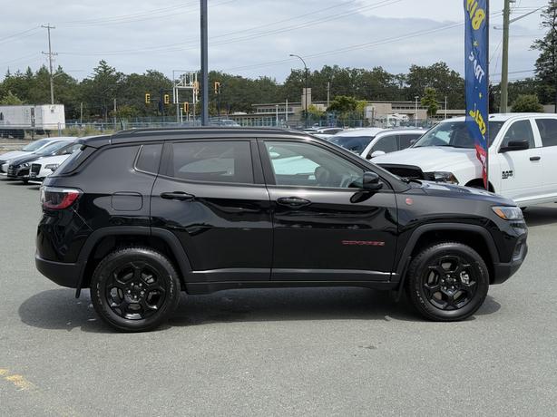 2024 Jeep Compass Trailhawk 4WD - Front Dual Zone A/C &  Sunroof image 5