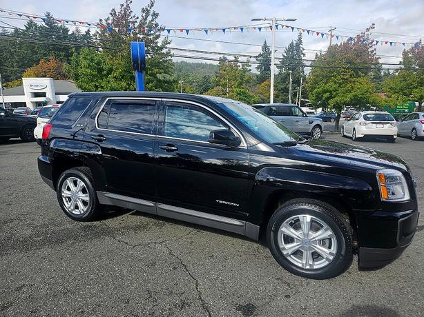 2017 GMC  Terrain SLE image 1