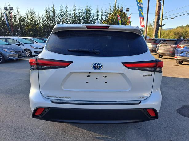 2023 Toyota Highlander Hybrid MOONROOF image 7