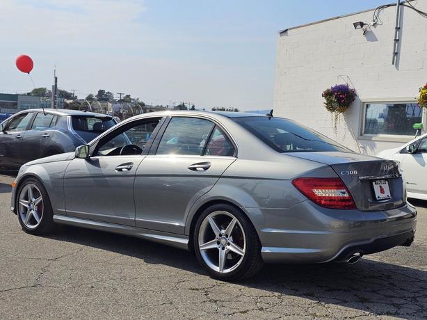 2013 Mercedes-Benz C-Class C 300 4MATIC Sedan image 4