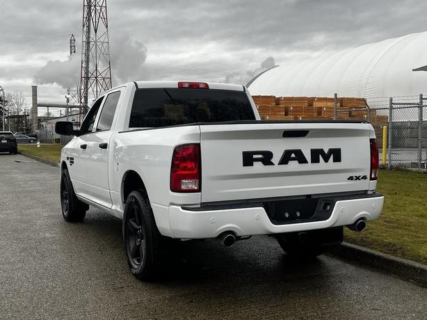2022 RAM 1500 Classic Tradesman Crew Cab SWB 4WD image 8