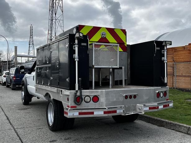 2007 Ford F-550 Service Truck Crew Cab 4WD Diesel image 8