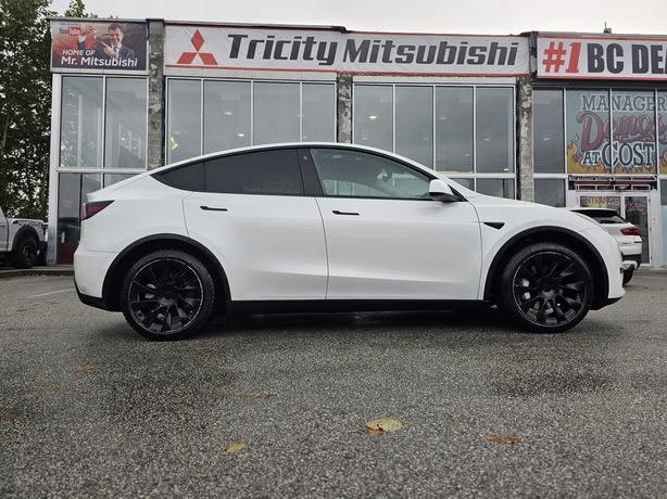2021 Tesla Model Y Standard Range RWD -Ltd Avail- image 4