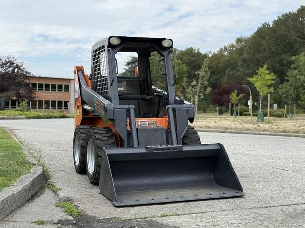 2017 Gehl R105 Skid Steer Loader image 2