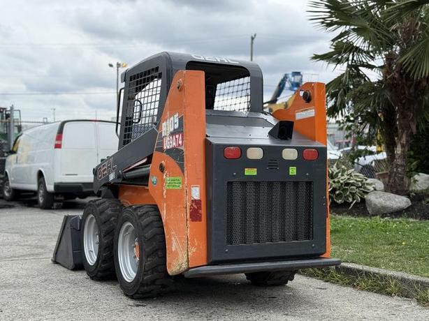 2017 Gehl R105 Skid Steer Loader image 8