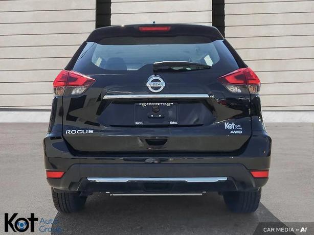 2017 NISSAN ROGUE image 5
