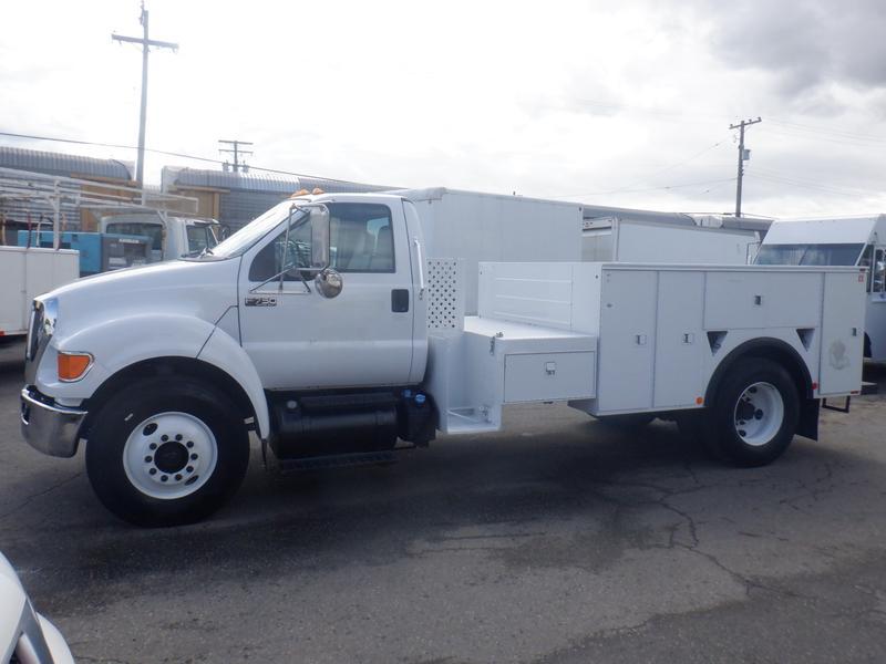 2011 Ford F-750 Service Truck 2WD 3 Seater Diesel display photo