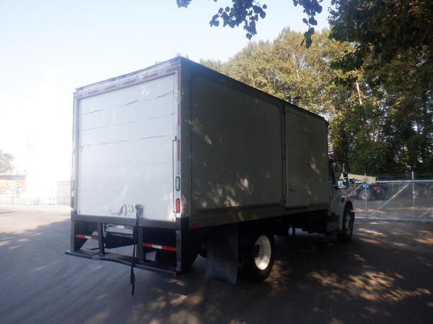 2011 Freightliner M2 106 18 foot Cube Van With Ramp Air Brakes Diesel image 5