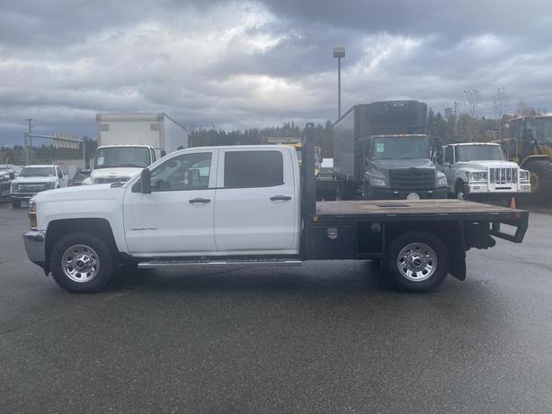 2015 Chevrolet Silverado 3500HD 8 Foot Flat Deck 4WD image 2