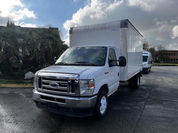 2021 Ford Econoline E-450 14  Foot Cube Van image 4