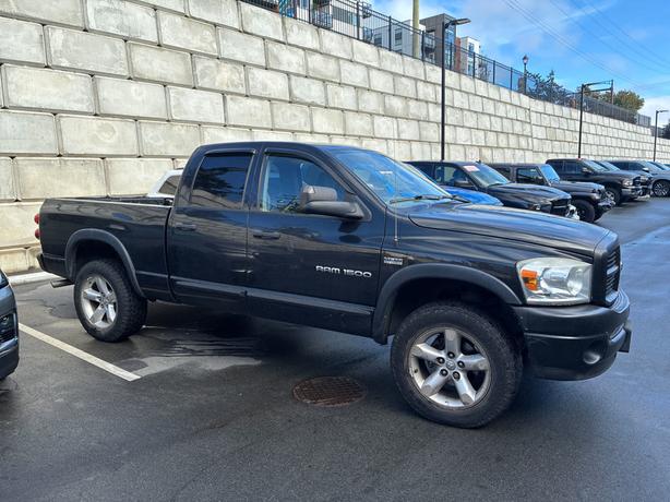 2007 Dodge RAM 1500 4WD Quad Cab 140.5 SLT | Cruise Control! image 3