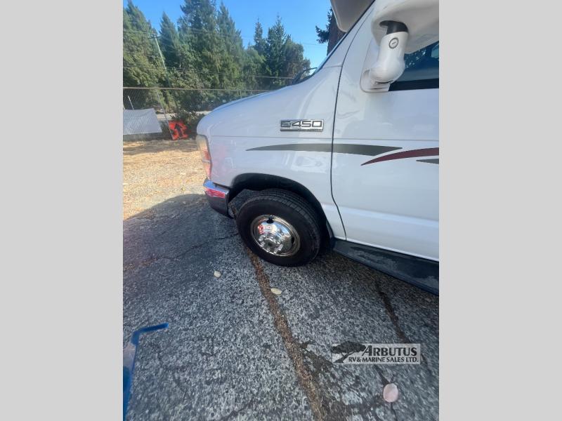 Used 2008 Winnebago Access 24V display photo