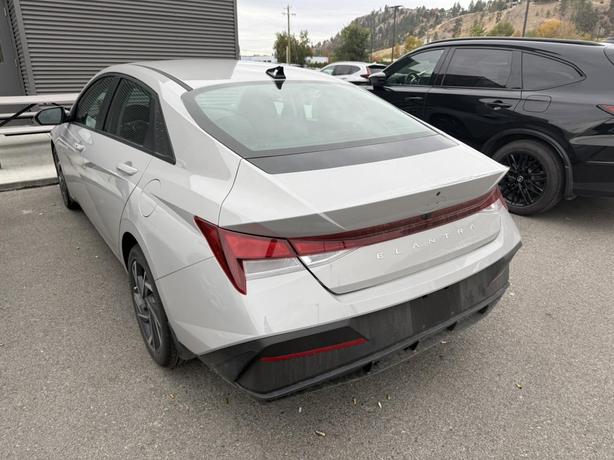 2025 Hyundai Elantra Preferred image 3