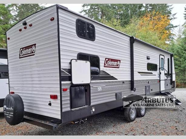 Used 2023 Dutchmen RV Coleman Lantern Series 295QBWE image 5