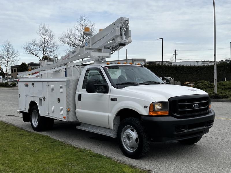 2001 Ford F-450 SD Altec Service Truck Bucket Truck 2WD display photo