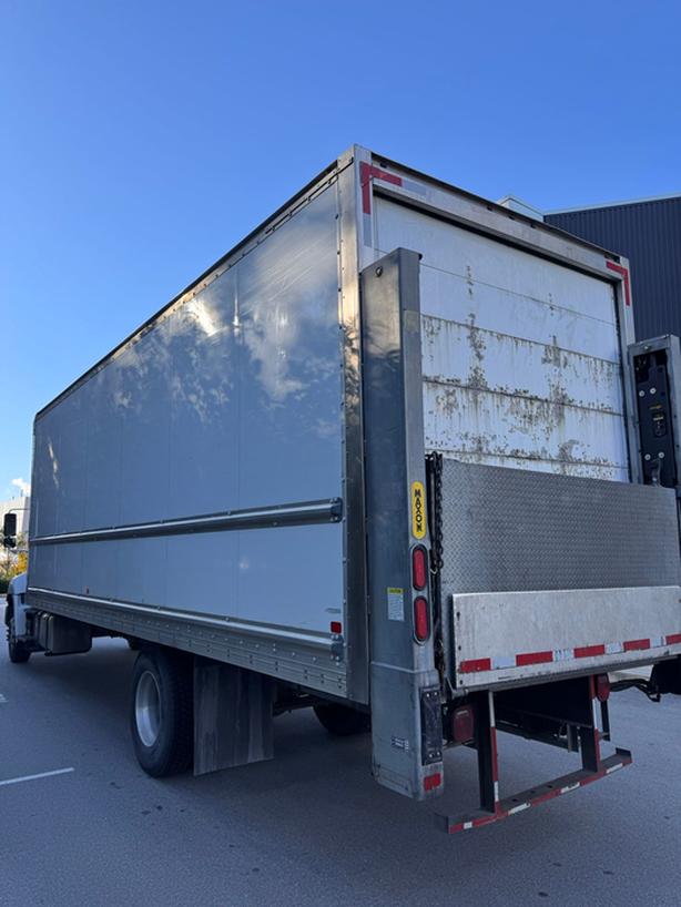 2018 Hino 338 BOX image 5