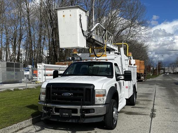 2008 Ford F-550 Service Truck With Bucket  2WD Diesel image 4