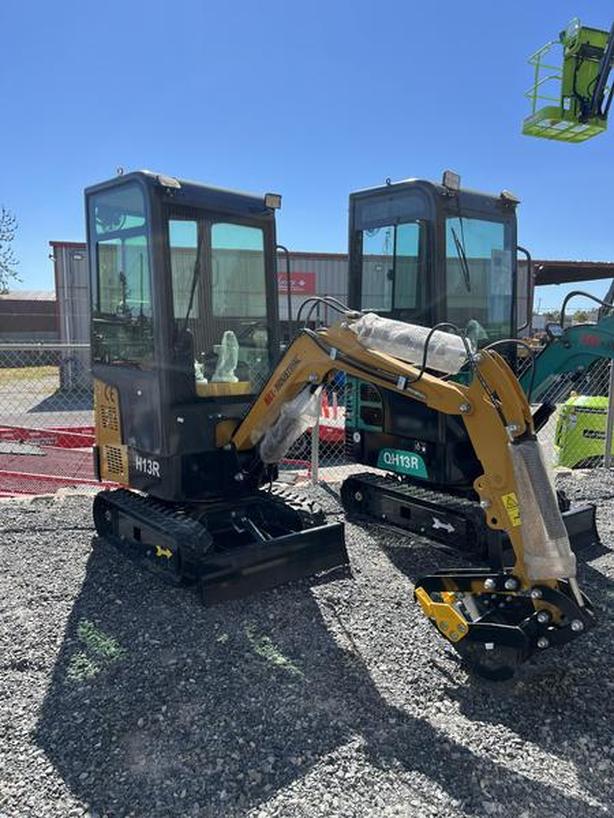 2024 AGT Industrial H13R Mini Excavator 420CC Gas Engine (New) image 8