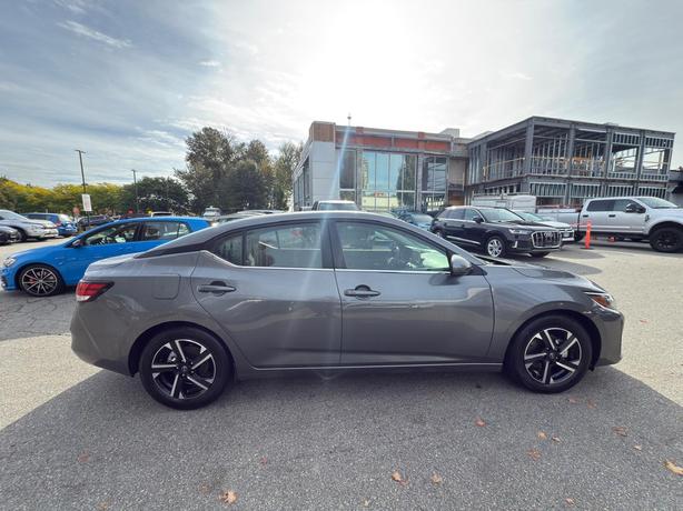 2024 Nissan Sentra SV - Apple CarPlay, Android Auto, Dual Climate image 4