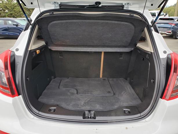 2018 Buick Encore Premium - Nav, Heated Seats, Moonroof image 8