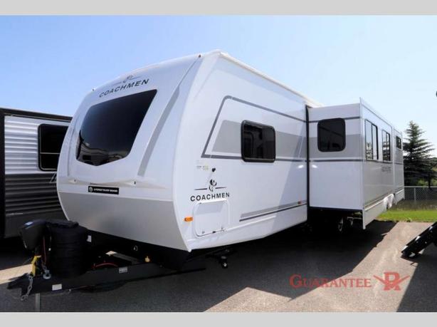 Used 2025 Coachmen RV Freedom Express Ultra Lite 320BHDS image 3