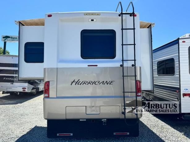 Used 2010 Thor Motor Coach Hurricane 34B image 5