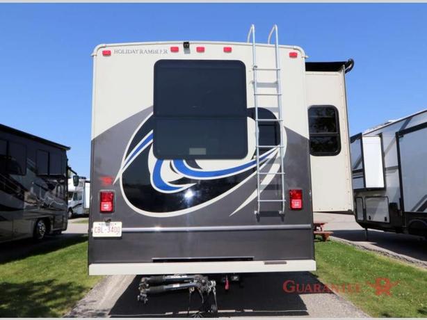 Used 2018 Holiday Rambler Admiral 31B image 5