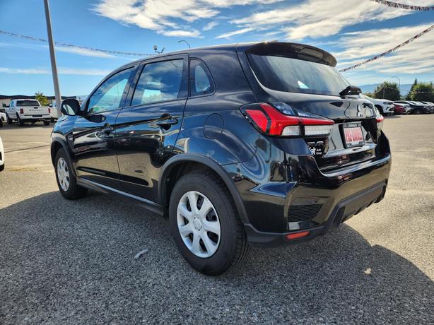 2021 Mitsubishi RVR ES | 4WD | Heated Seats | Power Seats | Remote Keyless Entry image 4