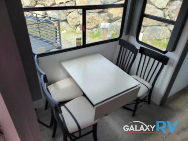 Used 2023 Forest River RV Wildwood Heritage Glen 378FL image 7