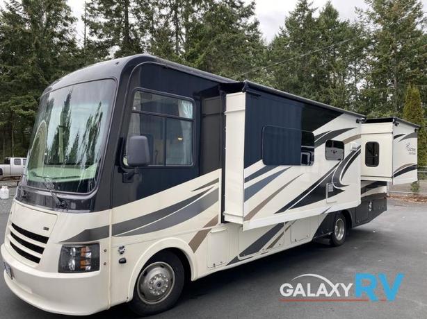 Used 2019 Coachmen RV Pursuit 32WC image 6