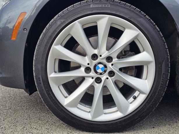 2017 BMW 3 Series 330i xDrive image 5