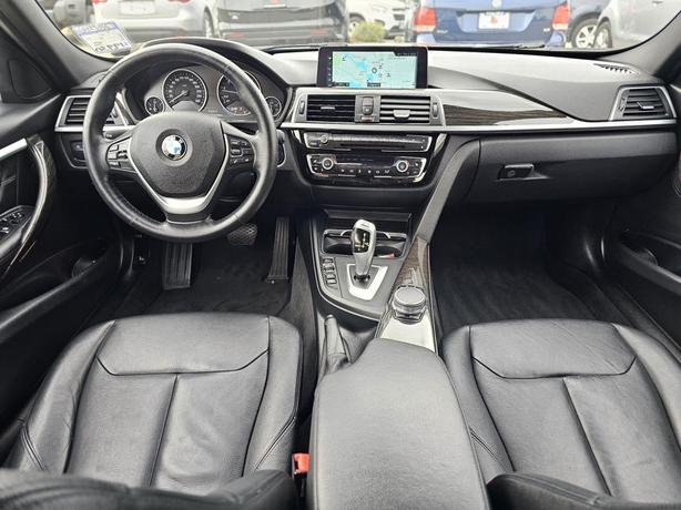 2017 BMW 3 Series 330i xDrive image 6