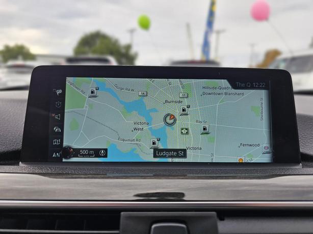 2017 BMW 3 Series 330i xDrive image 7