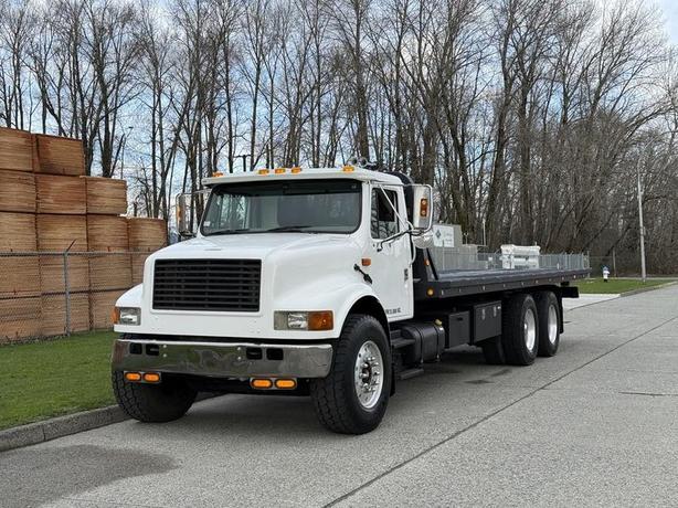 2000 International 4900 25 Foot Roll-Off Flat Deck Tow Truck Manual Diesel Air B image 4
