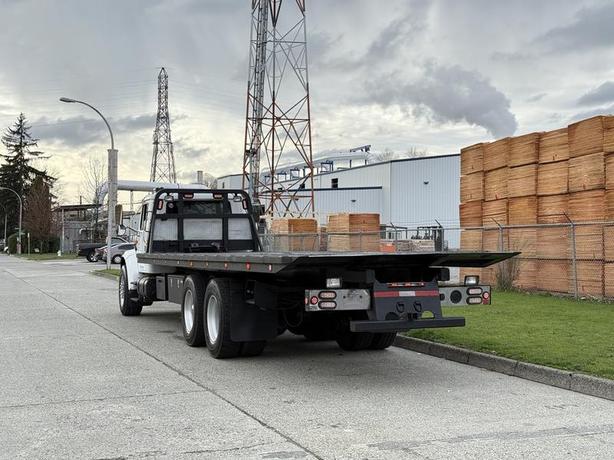 2000 International 4900 25 Foot Roll-Off Flat Deck Tow Truck Manual Diesel Air B image 8