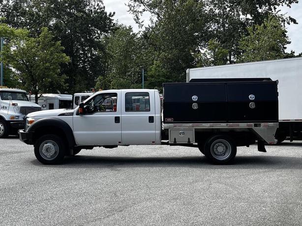 2016 Ford F-550 XL Crew Cab Dually 4x4 Service Truck with Water Tank image 6