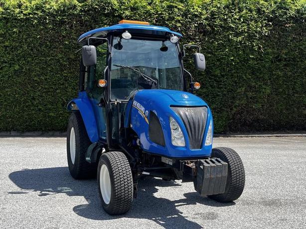 2018 New Holland Boomer 45 Farm Tractor 4WD Diesel image 1