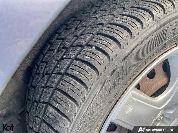 2006 TOYOTA MATRIX image 7