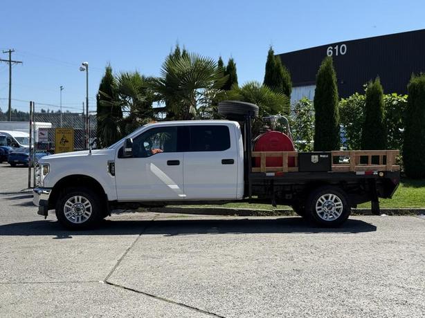 2019 Ford F-350 SD XLT Crew Cab 4x4 9-Foot Flat Deck with 765L Fuel Tank image 6