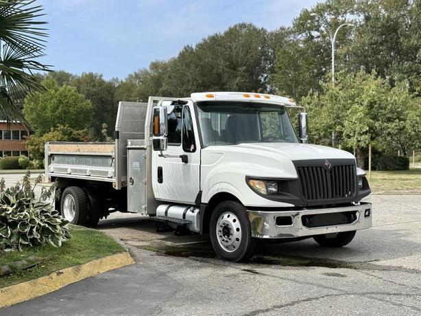2012 International TerraStar 10-Foot Diesel Dump Truck image 1
