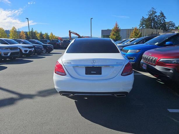 2016 Mercedes-Benz C-Class C 300 4MATIC | Heated Seats | Cruise Control! image 5
