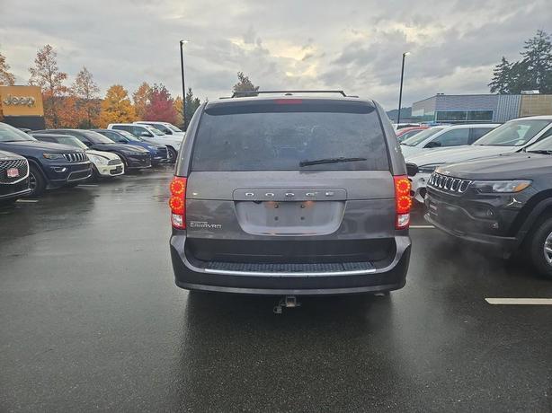 2020 Dodge Grand Caravan Premium Plus | Garmin Navigation | Heated Seats! image 5