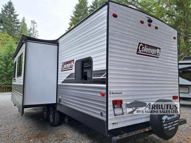 Used 2023 Dutchmen RV Coleman Lantern Series 295QBWE image 3