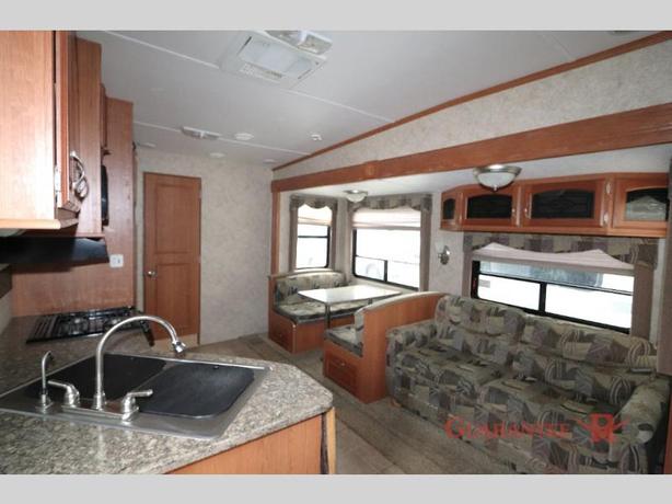 Used 2011 Gulf Stream RV Canyon Trail 32 FRTG XLT image 8