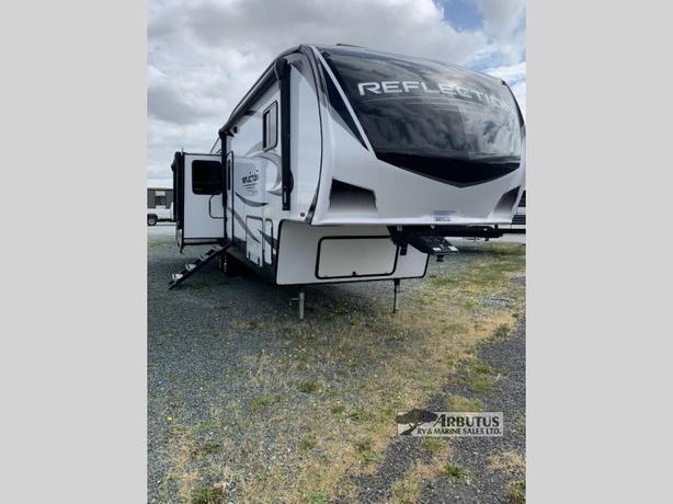 Used 2022 Grand Design Reflection 337RLS image 1